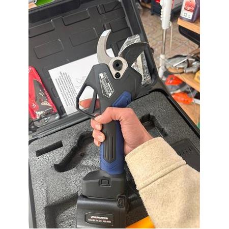KAWASHIMA 45mm Akülü Budama Makası 25 Volt 4 aH Çift Bataryalı
